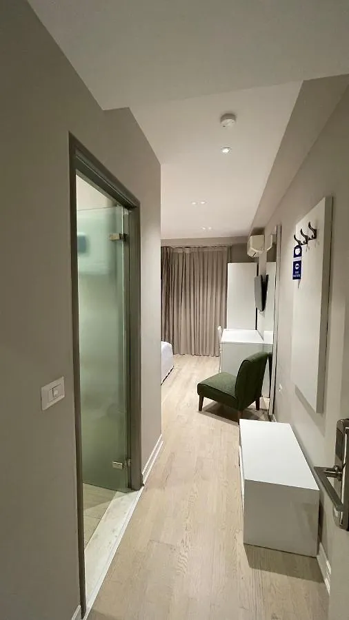 ***  Hotel Oresti Center Tirana Albania