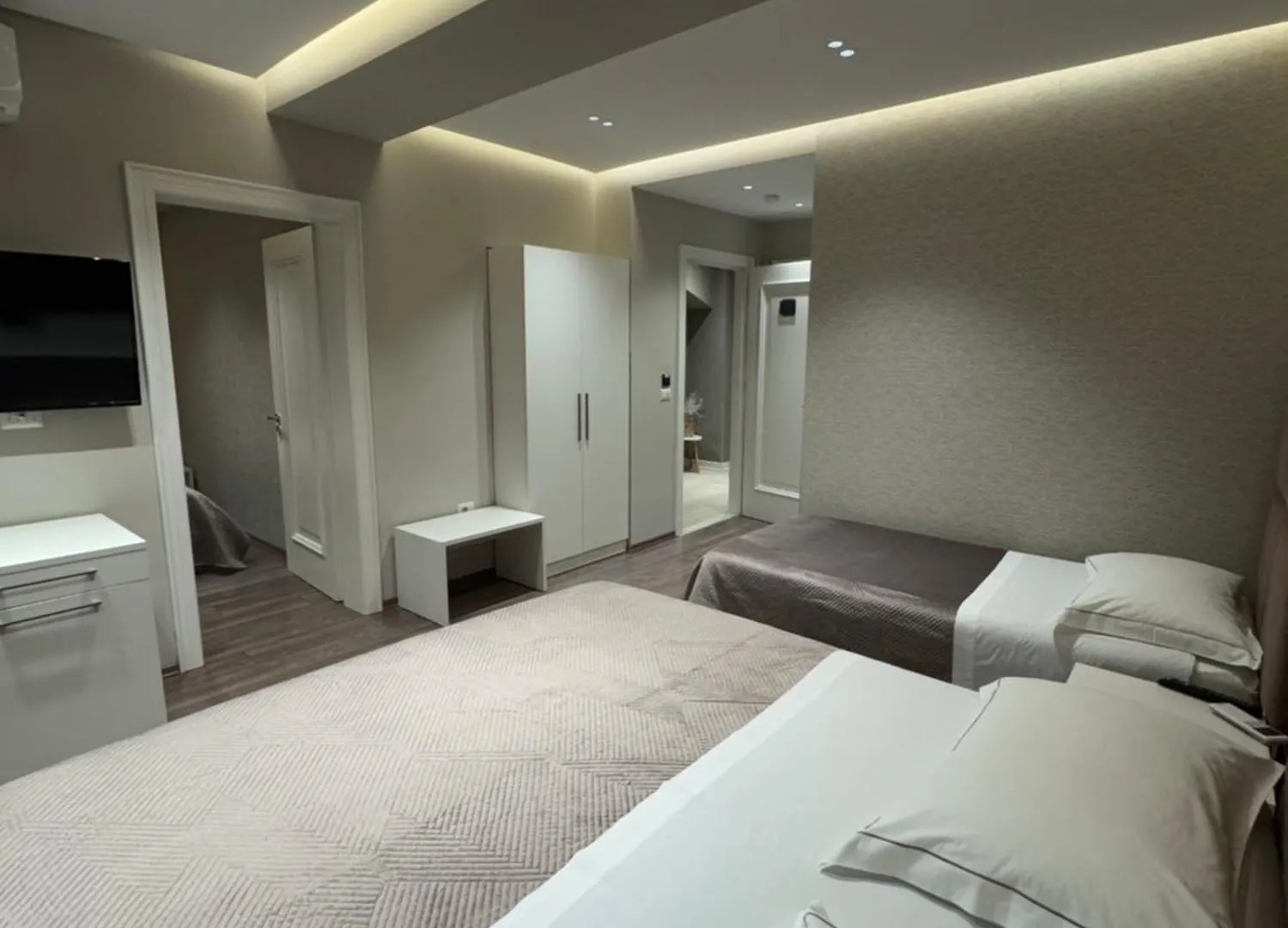 Hotel Oresti Center Τίρανα