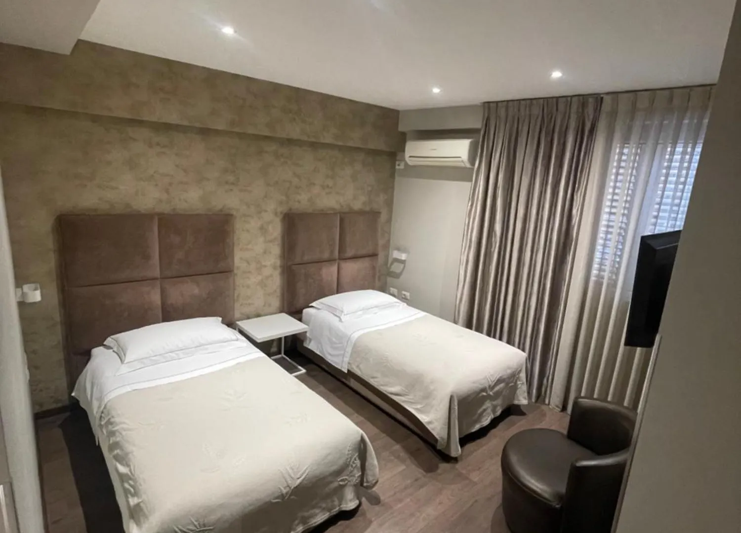 ***  Hotel Oresti Center Tirana Albania